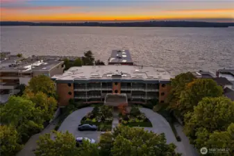 Circular Drive with lots of Guest Parking