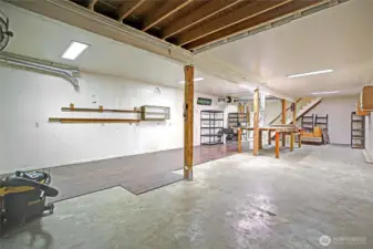 So Many Possibilities in this Professional Shop w/ Interior Rooms, Insulation and Plenty of Power~