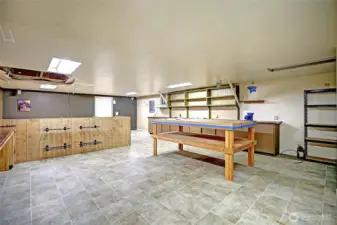 Second Story of the Main Shop with Semi-finished Living Space~