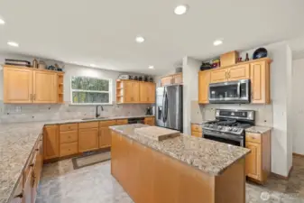 Tons of storage in the Kitchen.