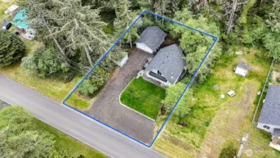 Blue property lines are approximate. Buyer to verify to their own satisfaction.