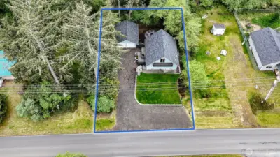 Blue property lines are approximate. Buyer to verify to their own satisfaction.