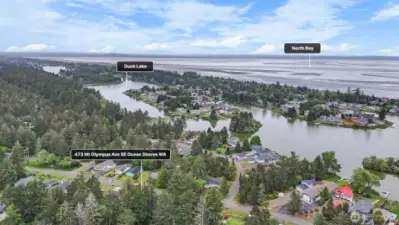 Surrounded by so many water types: ocean, bay, lake, canals. Remember to bring your paddle board and fishing rod!