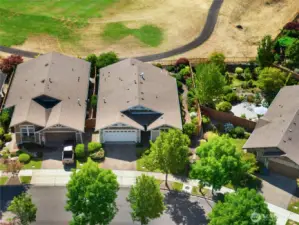 Highly desirable Woodlands floorplan on the golf course.
