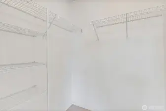 Another walk in closet