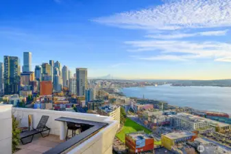 28th Floor City & Water View