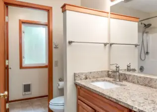 primary/upstairs bathroom