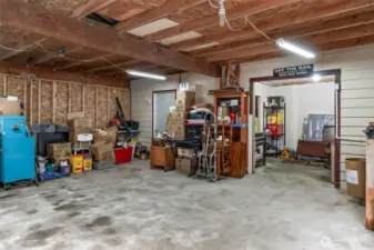 Garage/shop space