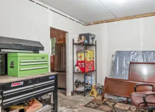 Garage/shop space