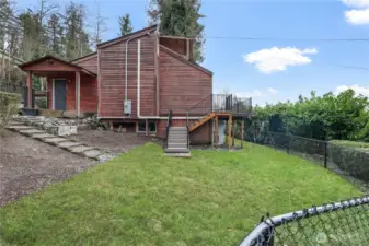 Exterior side yard North