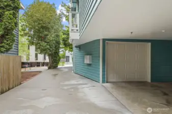 Honey, stop the car! ...and park it in this oversized private, attached garage!