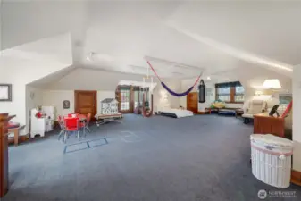Huge 3rd floor Flex Space