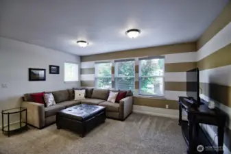 Huge second floor loft area/bonus room