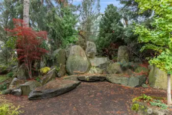 Theatrical open-air rooms created for gatherings, meditation or yoga