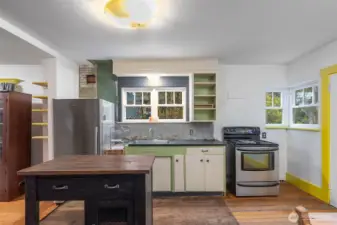 Kitchen AS-IS, awaiting your vision and transformation!