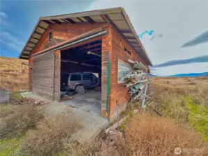 1,008 square feet with concrete flooring