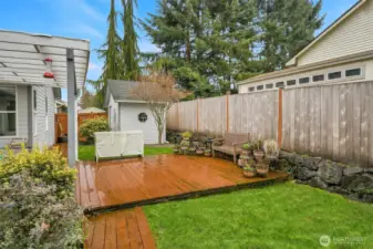 Deck view to the Outbuilding
