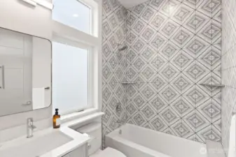 4th Floor Full Bath