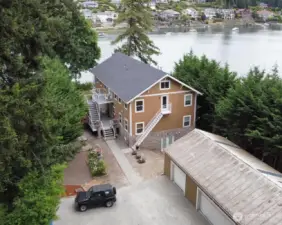 Welcome to your private waterfront Estate!