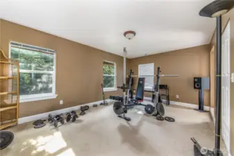Spare bedroom.