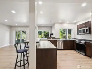 2nd kitchen with breakfast bar.
