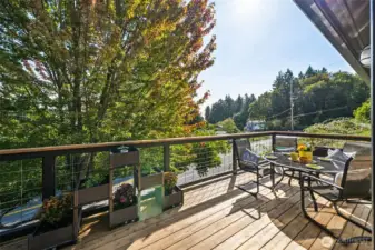 Territorial views and morning sunshine or evening shade invite quiet reflection, intimate dinning or large gatherings, no matter the season.  The winter views open up the eastern mountain ranges too.