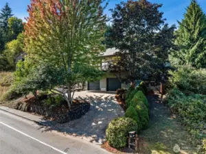 Close to the neighborhood park and tennis courts, South Sound Community College, Tumwater Falls, The Tumwater Craft District, and Tumwater Public Golf Course, this fantastic home offers many pluses.