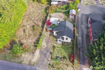 Aerial view showing the lot size and set up.