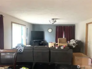 Living room with slinder to the back deck