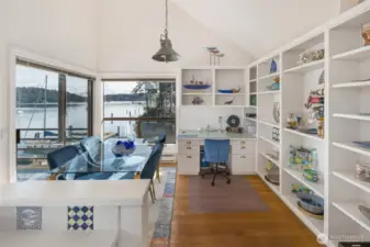 Lots of built-ins to show off your treasures.