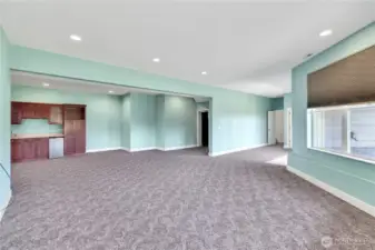 10 foot Basement Great room with Wet Bar