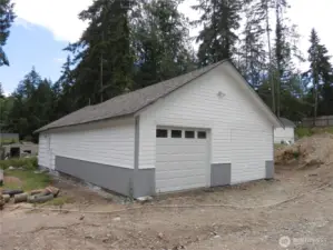 24' X 46' 8" Garage shop