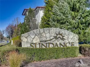 HOA dues cover water, sewer  garbage, earth quake insurance, building and elevator maintenance. Bring your four-legged friends, this is a pet friendly complex. Mere blocks to QFC, Starbucks, restaurants, shops, golf and the Redmond Ridge trail system.