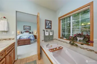 Primary Bath W/Soaking Tub and Shower