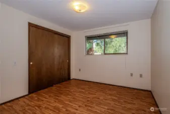 2nd bedroom