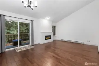 Light & Bright w/Vaulted Ceilings