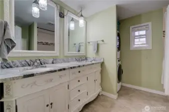 Main floor full bath