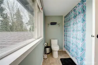 Upstairs full bathroom