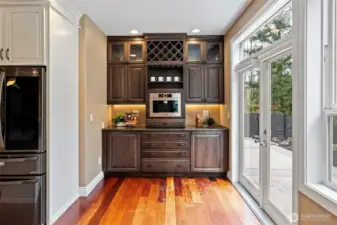 Built-in espresso bar... the perfect space to prepare for the day.