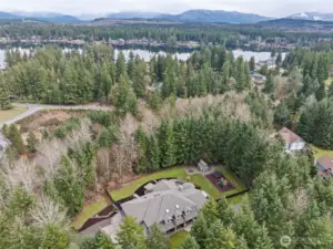 Property with proximity to Sawyer Lake.