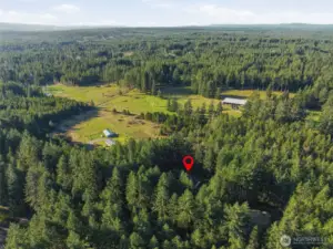 Country living, with privacy, but just minutes from amenities in both Gig Harbor and Port Orchard.