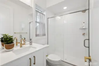 Lower floor bath (Facade, Ext Colors, Interior Photos & Floor Plans for illustrative purposes only. Actual Facade, Ext Colors, Interiors & Floor Plans may differ.)