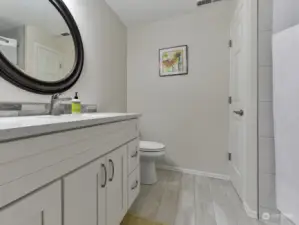 Remodeled 2nd Full bathroom