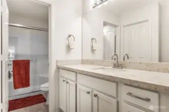 Primary Bathroom w/ walk-in shower