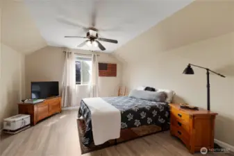 Upstairs Bedroom 4