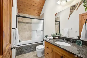 Full bath on main