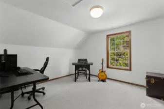 Upper level bonus room #2 above garage