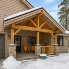 Beautiful covered front porch.