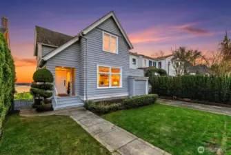 Enjoy city lights, boat traffic and sunsets all year long.