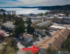 Walking distance to Juanita Beach!